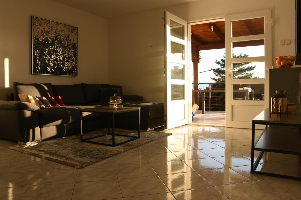 Selce Holiday Exterior photo